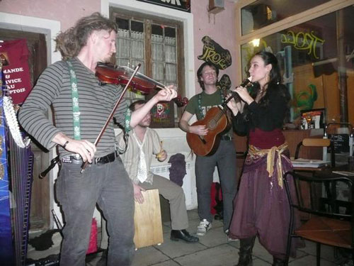 Bars with concerts in Paris