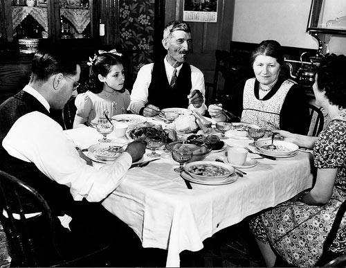 Food – Mea(l)ns of Communication Food – Mea(l)ns of Communication