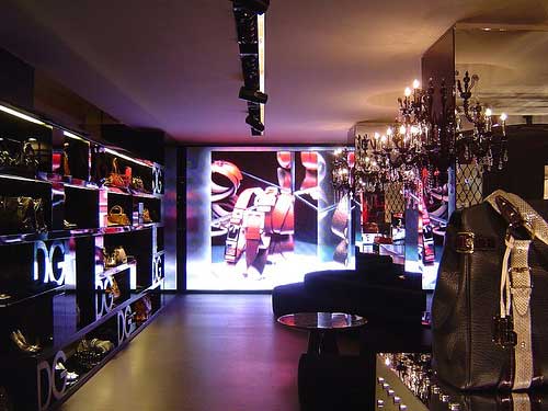 Shopaholics, Let’s Go to Milan Shopaholics, Let’s Go to Milan